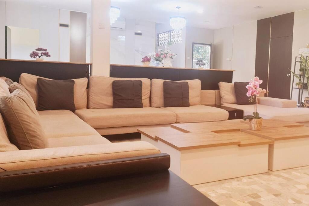 Bali Modern Style Up To 20pax In Kl * Kuala Lumpur